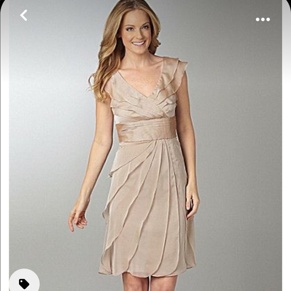 Adrianna Papell Dresses & Skirts - Adrianna Papell tiered chiffon dress
